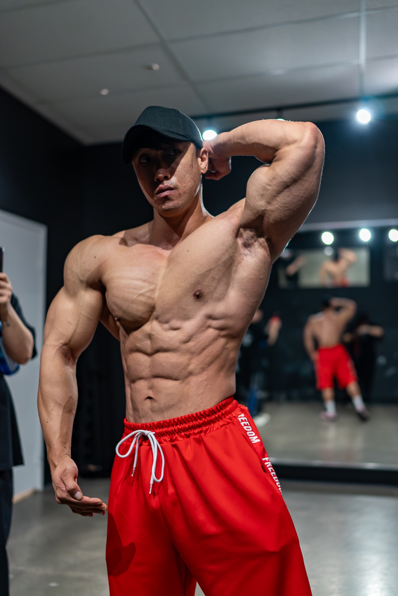 보디빌더 이윤성 포징 스냅 — 페이드인스튜디오